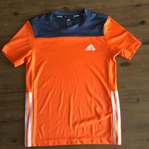 Adidas t-shirt for boys - size M